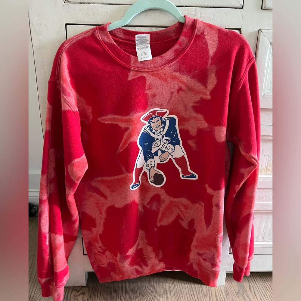 Old school NE Patriots logo crewneck sweatshirt